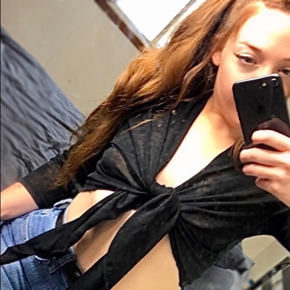 Jostar USA Black Tie Front Long Sleeve Crop Top - Picture 2 of 4